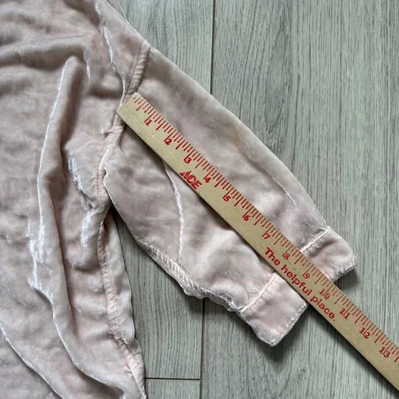 CP Shades Women's Shirt Blouse M Light Pink Velvet Boxy Fit Collared Button Down - Picture 7 of 8